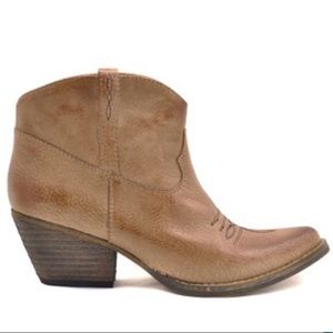 Very Volatile Banjo Wester Bootie